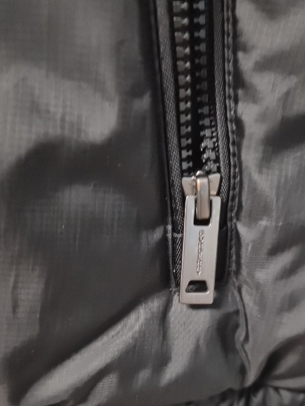 Burberry Black Puffer Jacket with Check Lining - Picture 3 of 6